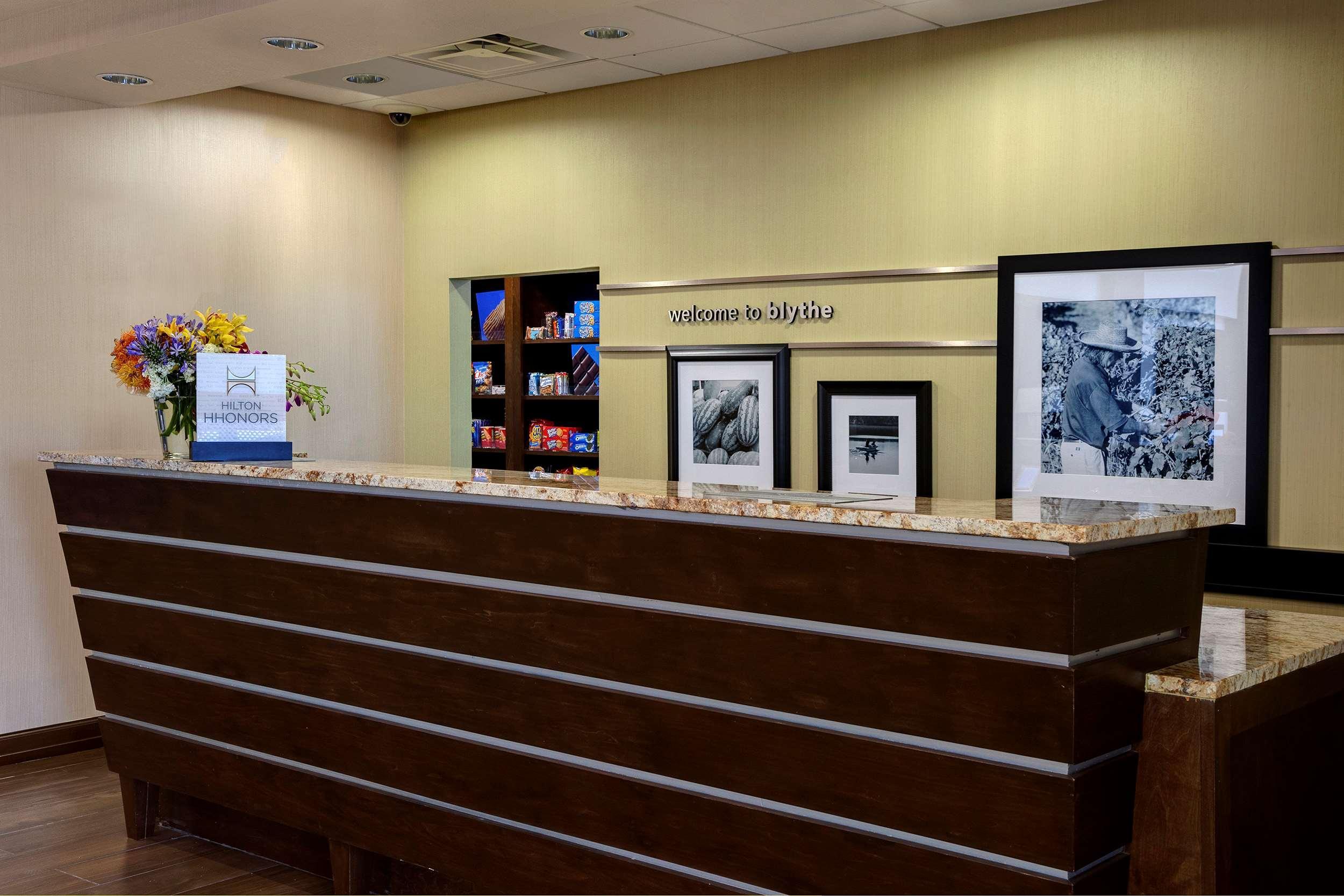 Hampton Inn & Suites Blythe, Ca Екстериор снимка